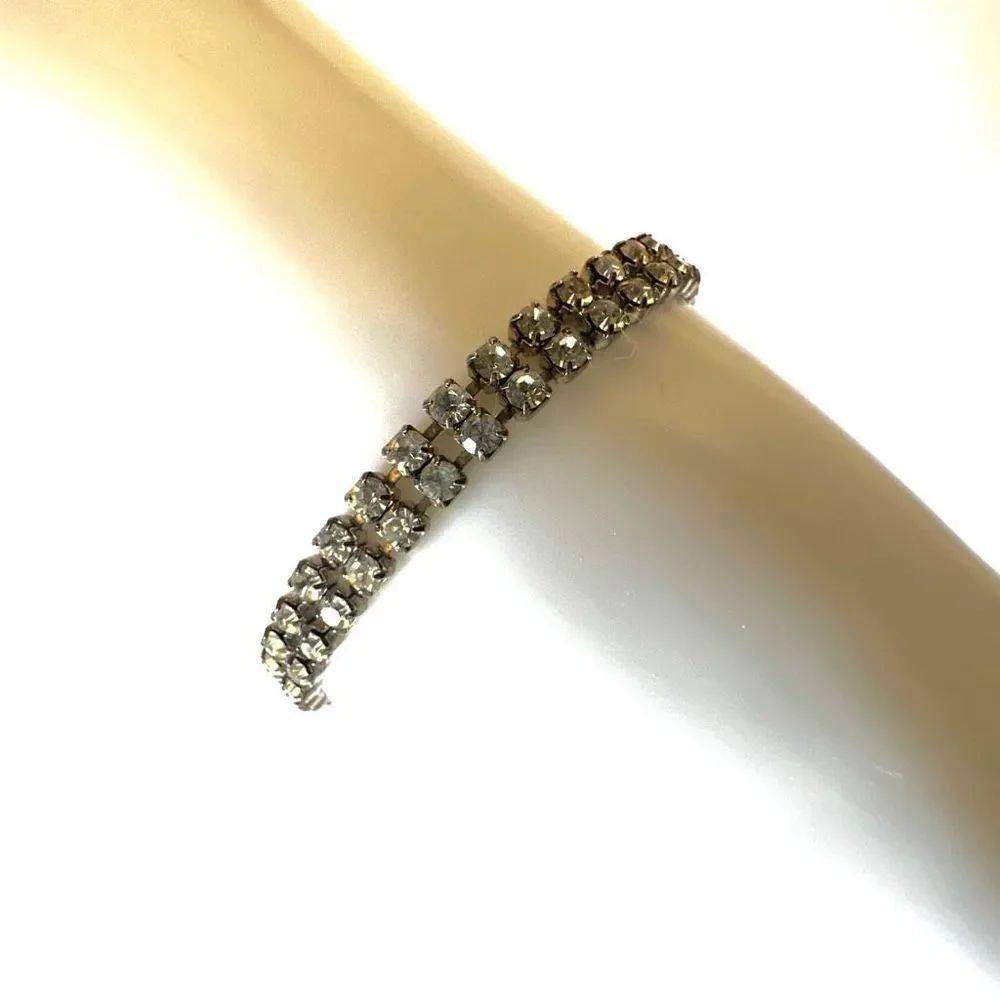 Silver tone vintage rhinestone tennis bracelet